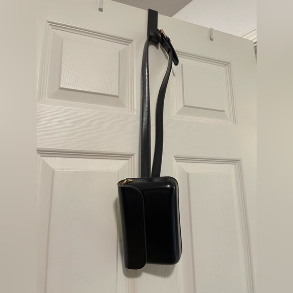 Carly Jean Los Angeles New York convertible Purse - Picture 3 of 9